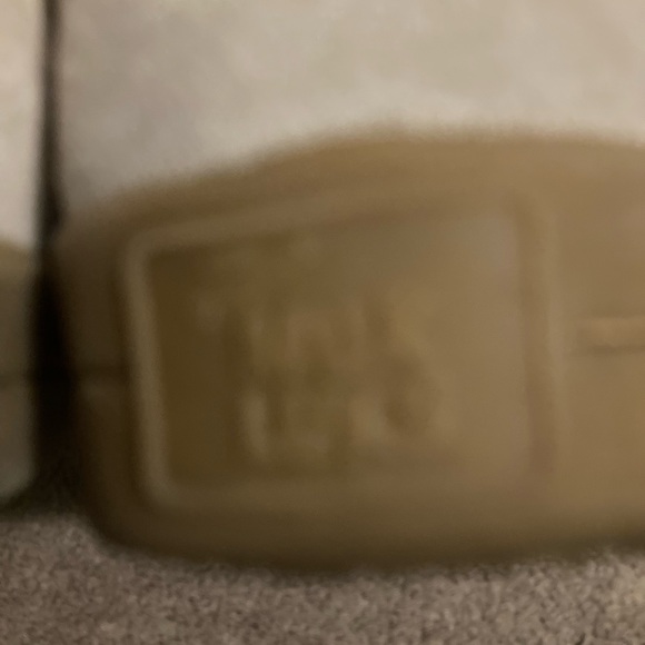 Muk Luks size 7 slipper boots. Hard bottom - Picture 3 of 4